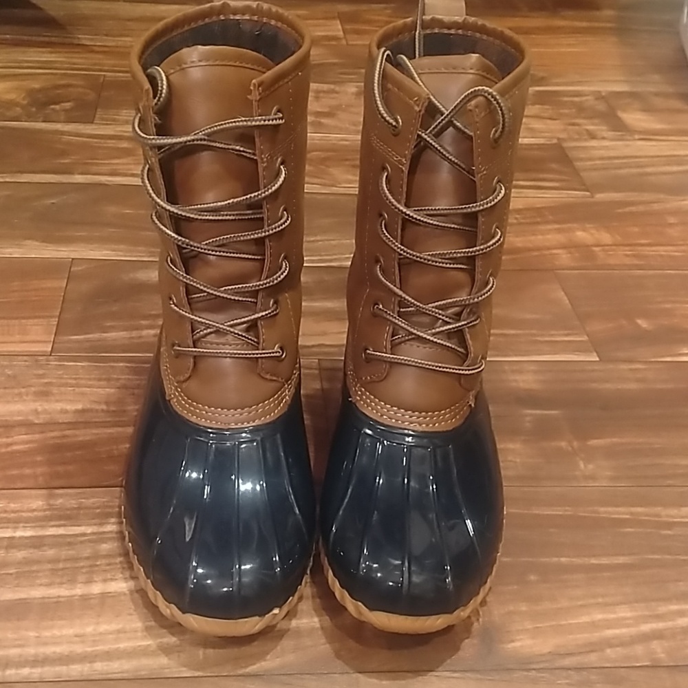 Duck boots